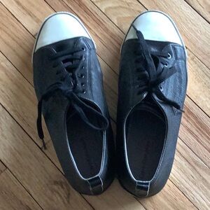 Slightly used men’s Calvin Klein tennis shoes.